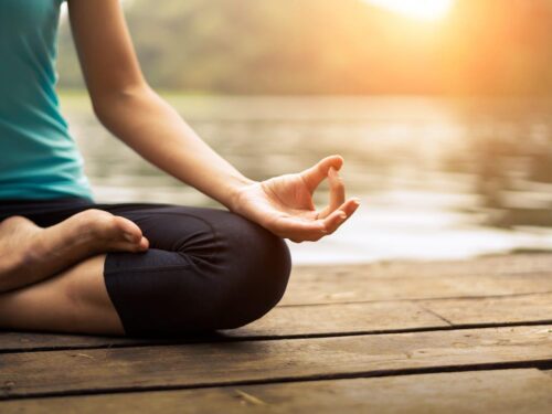 Cos’è lo yoga? Come funziona? Come si fa?